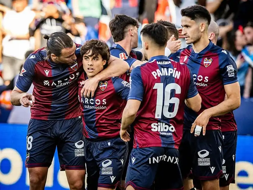 Levante cùng Oviedo đang là 2 ứng cử viên xuống hạng hàng đầu ở mùa giải năm nay (Ảnh: Marca) Levante cùng Oviedo đang là 2 ứng cử viên xuống hạng hàng đầu ở mùa giải năm nay (Ảnh: Marca)